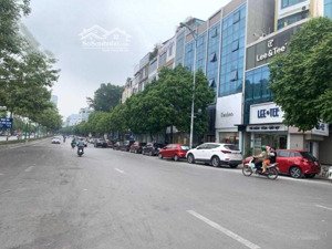 đất vàng mặt phố nguyễn văn huyên - cầu giấy - 366m - 2 mặt thoáng vĩnh viễn - kinh doanh đỉnh