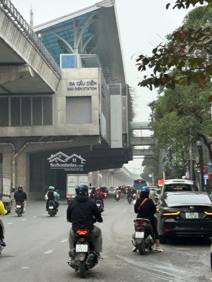 ** đất hiếm hồ tùng mậu cạnh ga tàu điện! **