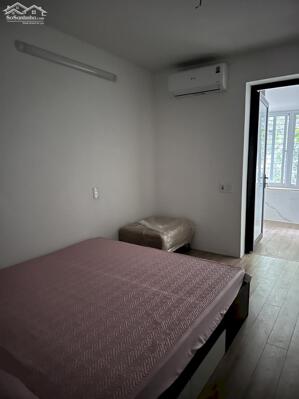 Bán căn hộ tập thể Trung Tự, Đống Đa, 65m2, nhà đẹp, 2 ban công, gần phố ô tô đỗ cầu thang