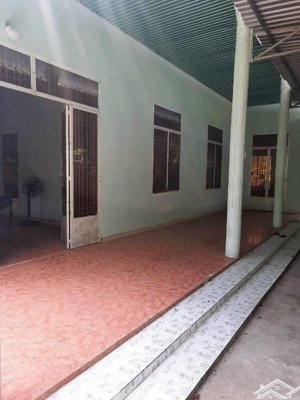 cho thuê nhà mt nguyễn văn khạ dtsd 200m vườn 500m