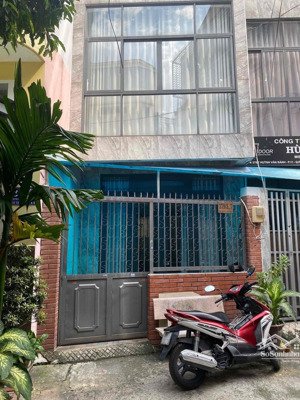 nhà 2 lầu huỳnh văn bánh, 3 phòng ngủ giá 14tr