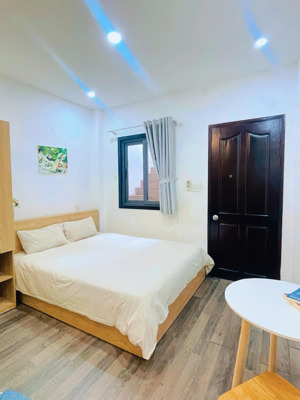 ngay ngã 6 phù đổng em trống sẵn căn hộ studio, full nội thất (hình thật- giá thật) đăng ảo