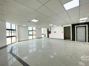 văn phòng mặt tiền nguyễn xí bình thạnh - dt 250m2 chỉ 50tr bao phí quản lý