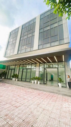 cho thuê tòa nhà mặt tiền 82 nguyễn thị thập quận 7, dt: 15x20m, 5 tầng, thang máy, giá: 370 triệu