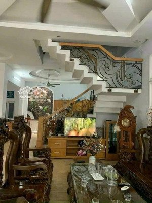 cần bán biệt thự mini, mặt tiền đường nguyễn du. phường dĩ an, tp dĩ an
