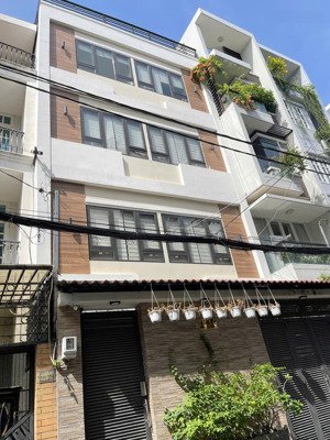 siêu vị trí hiếm nhà bán đường nguyễn chí thanh quận 10 (dt 8x20m) 3 lầu thang máy tiện ở liền