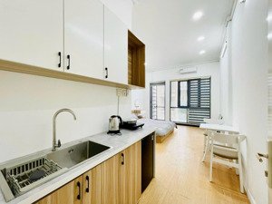 cho thuê căn hộ ban công võ văn tần, q3, gần chợ bến thành đầy đủ nội thất giá tốt