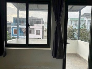 cho thuê phòng diện tích: 18 đến 35 m2 bao gồm máy lạnh, máy nước nóng, tủ áo quần, tủ bếp