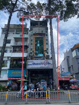 cho thuê toà nhà văn phòng mới xây dtsd 800m2 đầy đủ pccc