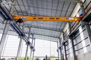  CHO THUÊ NHÀ XƯỞNG 620M² TẠI TÔN ĐẢN – SẴN CẨU TRỤC – GIÁ CHỈ 28 TRIỆU/THÁNG! 