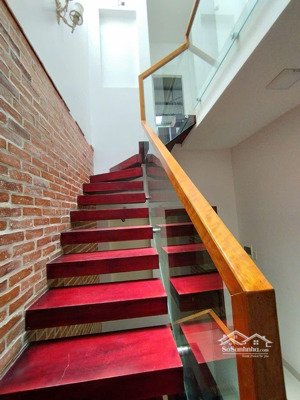 chủ cần bán nhà kiệt 3tầng phan tứ,nhs, tpđn