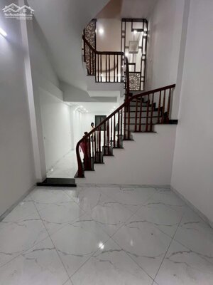Cho thuê nhà nguyên căn ngõ 41 Tựu Liệt, 36m2, 4 tầng, 5 ngủ, 10 Triệu/tháng