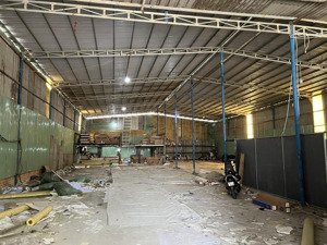 - cho thuê nhà xưởng 2100m2 khách cơ khí hết hạn hđ tại lê văn khương - hóc môn - xe container 24