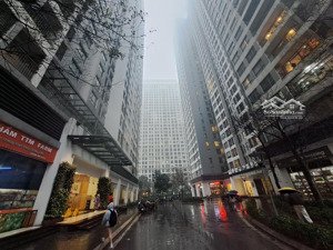 mặt phố hoàng đạo thúy 180m2, mặt tiền 12m, giá 180 triệu/tháng. l/h: 0342567890