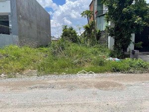 chủ ngộp bán nhanh đất cách mặt tiền tỉnh lộ 825 giá tốt