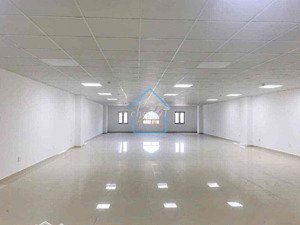cho thuê nhà 2 tầng 400m2 trung tâm quận liên chiểu - đà nẵng