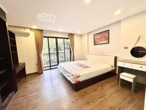 cho thuê cc mini phố cổ 50m2, 1 phòng khách, 1 phòng ngủ, view cây xanh, ngay gần hồ gươm
