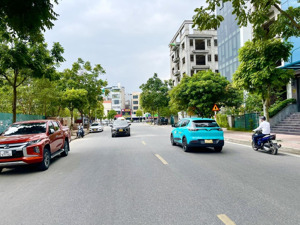 mặt phố lâm hạ, long biên, dt 107 m, 5t, mt 7 m, giá 32 tỷ 4, thang máy, tt phố, kd sầm uất