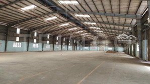 kho xưởng bãi 11.000m2 kho xây dựng 8.700m2 có pccc và trạm điện 3 pha, trong kcn trà nóc, lộ cont