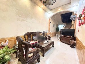 nhà mặt đường chùa hàng - 59m2 - mt 3,2m - 2 tầng - sau giáp ngõ - giá 5,4 tỷ