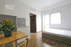 cho thuê siêu phẩm căn hộ ban công rộng đường tôn đản, quận 4 view cực chill gần cầu kênh tẻ