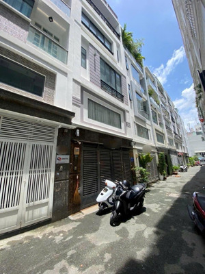 bán nhà hxh phan đình phùng q.phú nhuận, 4 tầng .gía 8.2 tỷ tl