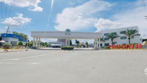 chính chủ bán lô đất đường lớn 14m dt : 4*18 shr giá rẻ phong thuỷ tốt sạch đẹp để ở hoặc đầu tư