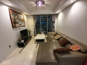 gia đình cần bán căn góc cc phú thọ q.11. dt 67m2 2p, 2wc. giá bán: 2,85 tỷ. lh 0787100695