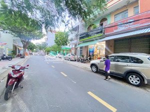 giảm giá mạnh bán nhà mặt tiền hoàng văn thụ - nha trang(ngang 4,8m) đoạn 2 chiều kinh doanh