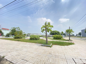cát tường phú sinh bán đất mặt tiền kinh doanh dt : 5*17 đường lớn 16m gần công viên khu sinh thái