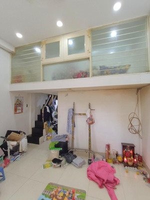 căn hộ lầu 1, có trệt + lửng, ngay trần hưng đạo. chỉ 2 tỷ 2