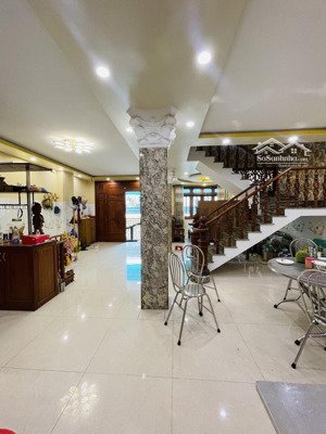 bán biệt thự đẹp xuất sắc tại an dương vương, 13,5 tỷ, 110m2, 6pn, 6wc