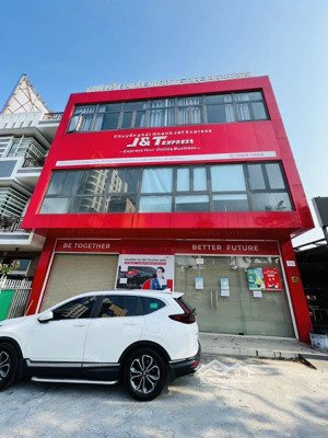 nhà 4 tầng mặt tiền tôn đức thắng: ngang 8m, có thang máy, gần chợ hoà khánh, đh bách khoa