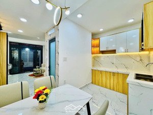 siêu phẩm - 30m2 - 4*8m- 4 tầng btct - 4pn - hẻm ba gác sát hxh- cô bắc, p. 1, phú nhuận- chỉ 6tỷ3