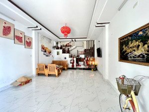 bán gấp nhà 3 tầng kiệt 3m lâm hoành sát ngay biển mỹ khê, 64,7m2 ngang 5m - gía rẻ chỉ nhỉnh 4 tỷ