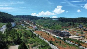 bán đất biệt thự vip view đồi thông giá rẻ, đường chính 16m kđt vạn xuân langbiang town 0904668262