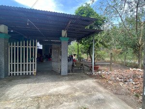 ngộp bank bán nhà cấp 4 + đất 362m2 thổ cư mặt tiền đường nhựa 30m - ngay kcn thạnh đức - sổ riêng