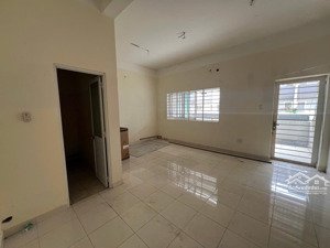 cho thuê 1 cặp nhà phố liền, đã thông nhau sẵn, thủ dầu một, bình dương