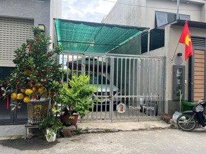 bán lô đất 2 mặt tiền đường hồ bá phấn, gần ngay ga metro phước long 6,1 tỷ thương lượng. sổ sẵn