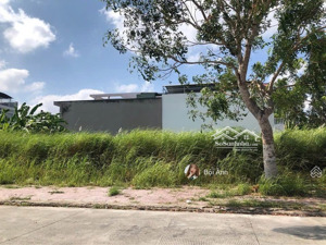 chủ đất ngộp vốn bán đất mtđ thoại ngọc hầu, p. mỹ long, long xuyên, an giang. 120m2, shr