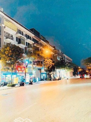 bán nhà, đất đấu gía 570 kim giang- đường đôi thanh liệt dt65m2 mt5m gía 16.8 tỷ.