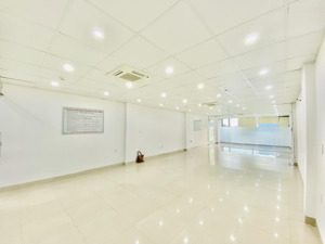 cho thuê văn phòng phố vũ tông phan, thanh xuân, 110m2 - giá 17,5 triệu, view mặt phố, ô tô đỗ cửa.