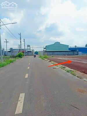 KẸT TIỀN NGÂN HÀNG BÁN RẺ 5X36=180M2 CÁCH CHỢ VÀ KCN 2 PHÚT GIÁ 550TR