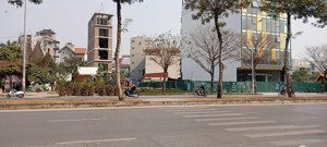 chủ cần bán gấp giảm chào 600tr giá chỉ còn 8.x tỷ vẫn thương lượng tiếp, sát khu phố trịnh văn bô