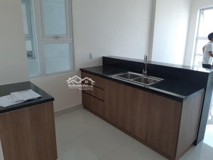 chính chủ bán căn hộ summer square, 243 tân hoà đông, p.14 quận 6 : -diện tích 61m2, 2pn 2wc