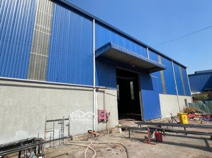 cho thuê 3700m2 nhà xưởng ngoài kcn tân uyên bình dương, giá 220 triệu/tháng
