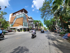 cho thuê mặt bằng kinh doanh phố văn cao, 2 mặt tiền, sử dụng riêng biệt. mỗi tầng 150m2