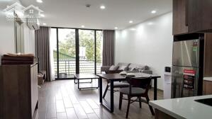 Cho thuê căn hộ 1 phòng ngủ đẹp, tiện nghi tại Tô Ngọc Vân, Tây Hồ, rộng 50m2