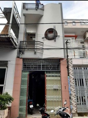 cho thuê nhà nguyên căn hẻm lớn 5m đường phan huy ích phường 15 gò vấp. lh 0932789890