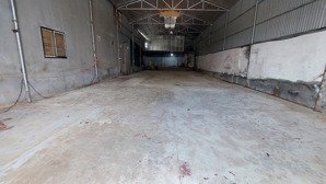 ch, kho 330m2, mt 12m, kdt gần cầu định công, 33 triệu/th